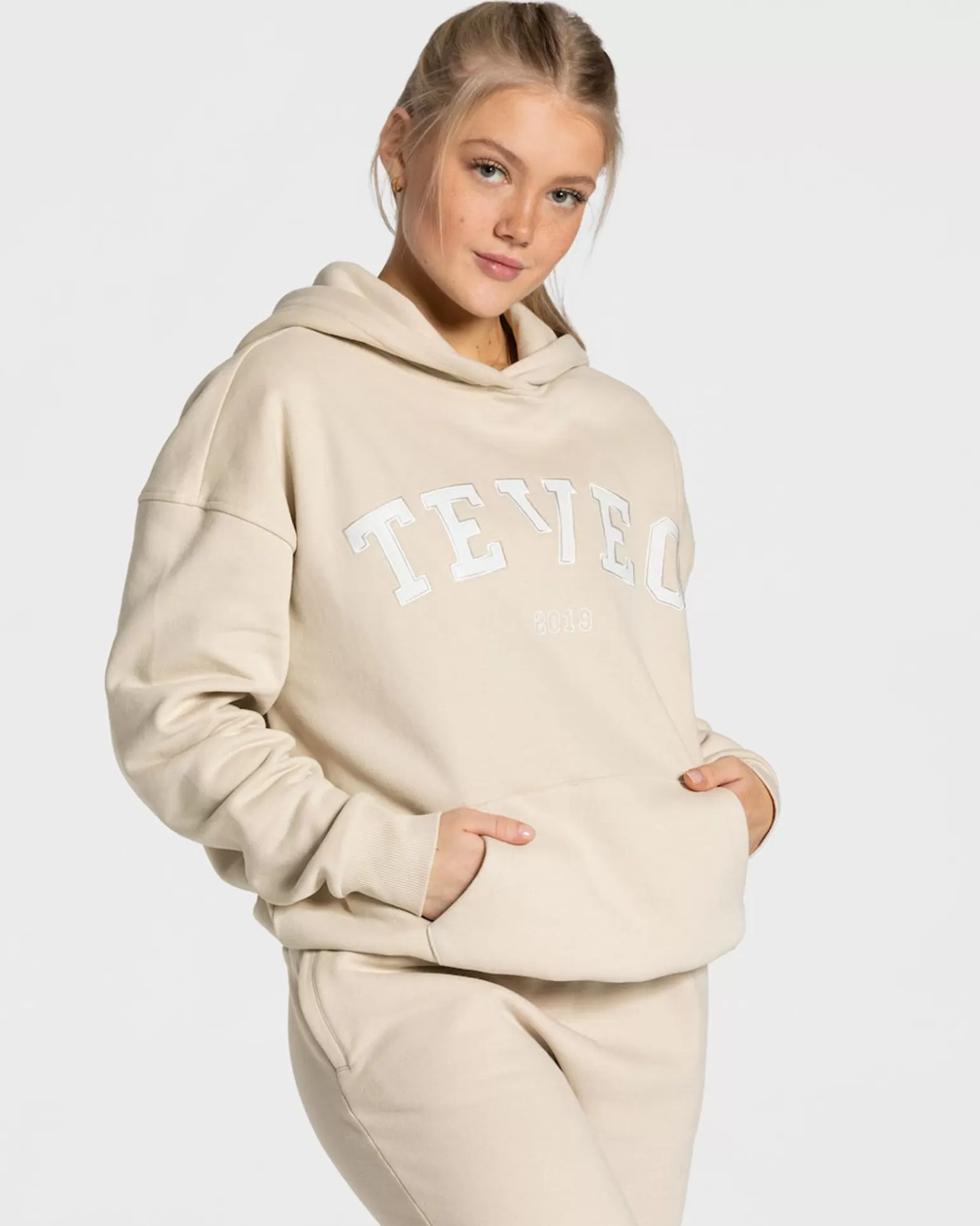 TEVEO Hoodies & Jacken>College Oversized Hoodie " " Beige