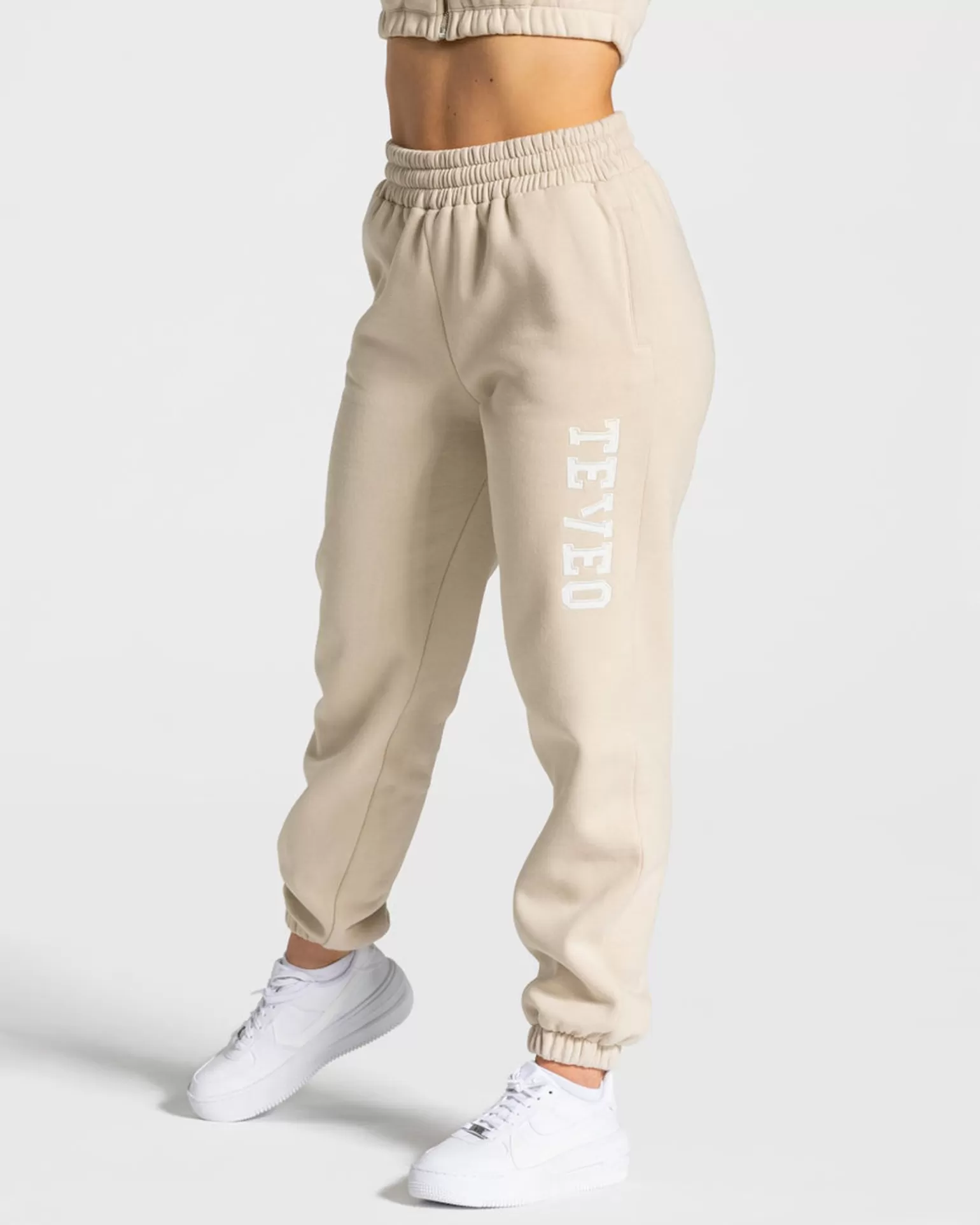 TEVEO Leggings & Hosen>College Oversized Jogger " " Beige