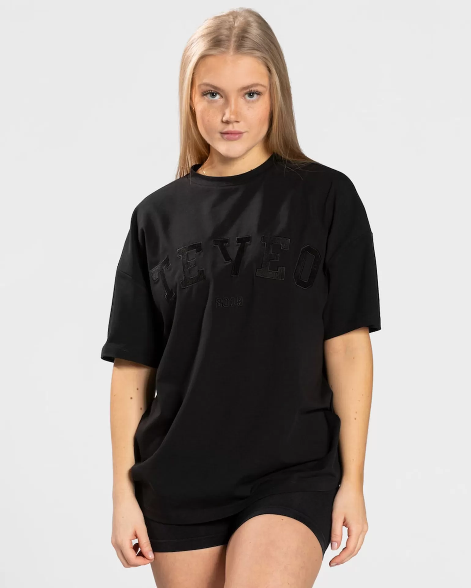 TEVEO T-Shirts>College Oversized T-Shirt " " Schwarz