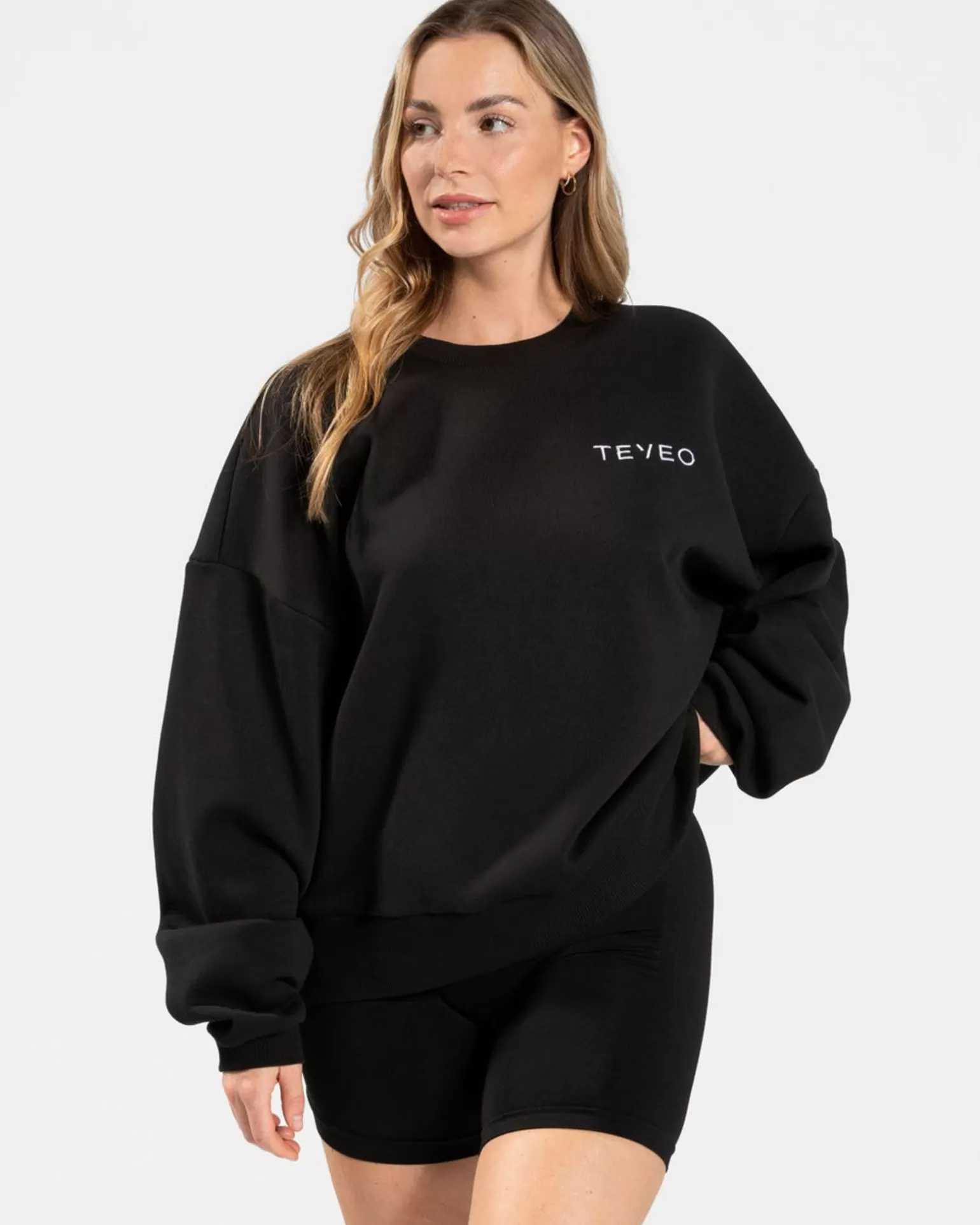 TEVEO Hoodies & Jacken>Signature Oversized Sweater " " Schwarz