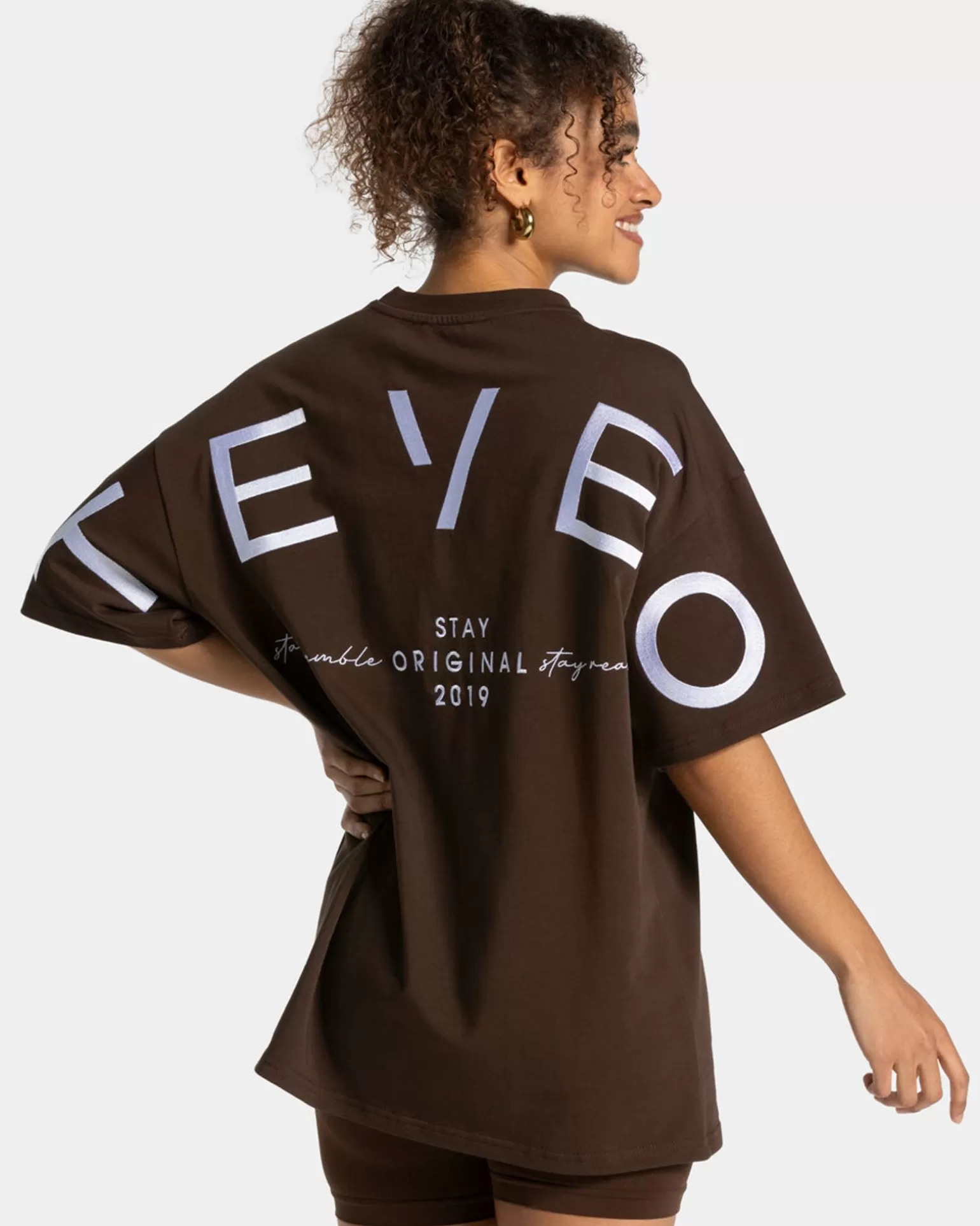 TEVEO T-Shirts>Signature Oversized T-Shirt " " Dunkelbraun