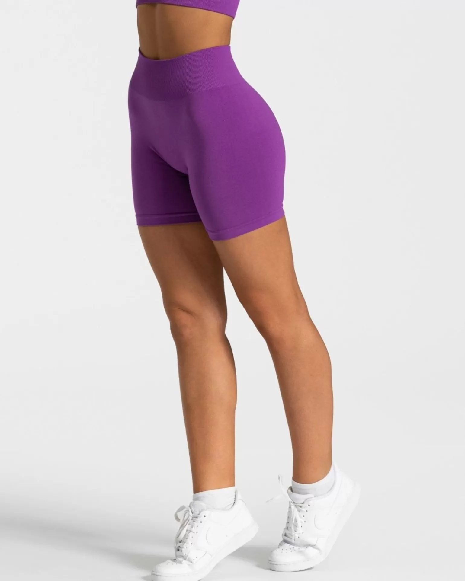 TEVEO Shorts>Timeless Scrunch Short " " Violett